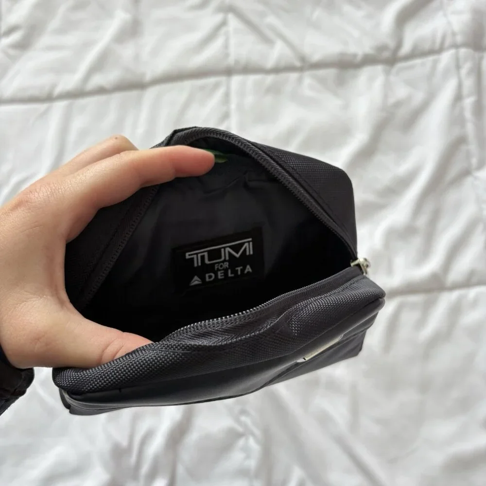 TUMI for Delta Black Soft Zippered Toiletry Travel Cosmetic Case Bag - Picture 7 of 7